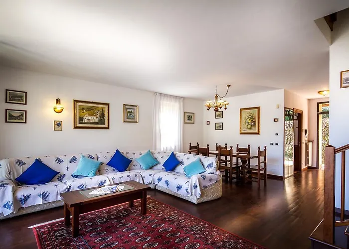 Villino Miralago 빌라 토르노